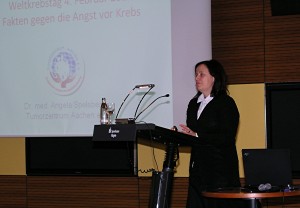 Referentin Dr. Angela Spelsberg, Leiterin des Tumorzentrums Aachen und des Euregionalen Zentrums für Qualitätssicherung in der medizinischen Versorgung